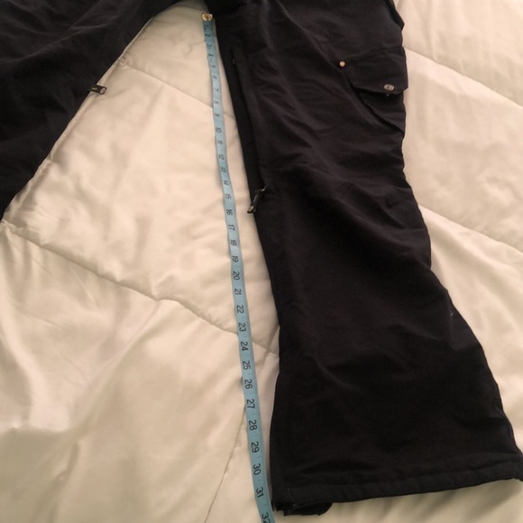 Empyre Clothing black ski pants with multiple zipper pockets & Velcro waistband - Picture 3 of 14